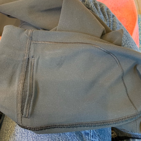 Lululemon Align Leggings- Graphite Grey (discontinued color) size 2, 28" - Picture 8 of 9